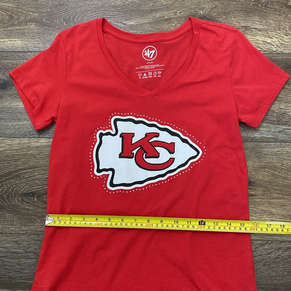 Kansas City Chiefs Women's Rhinestone Logo V-Neck T-Shirt in Red Sz S❤️LIKE NEW - Picture 9 of 11